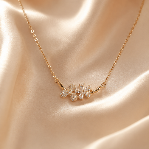 Elise Clover Necklace