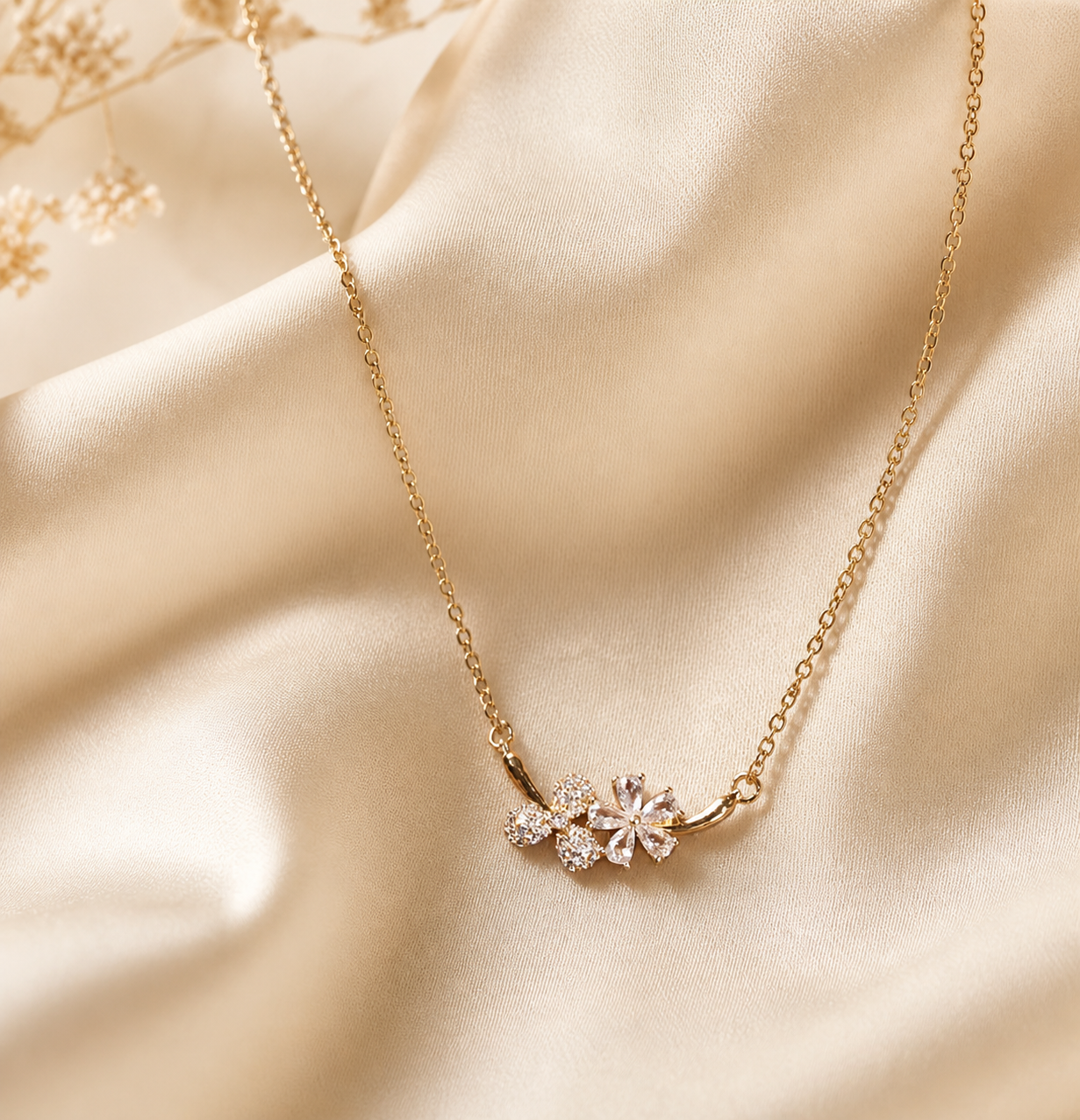 Elise Clover Necklace